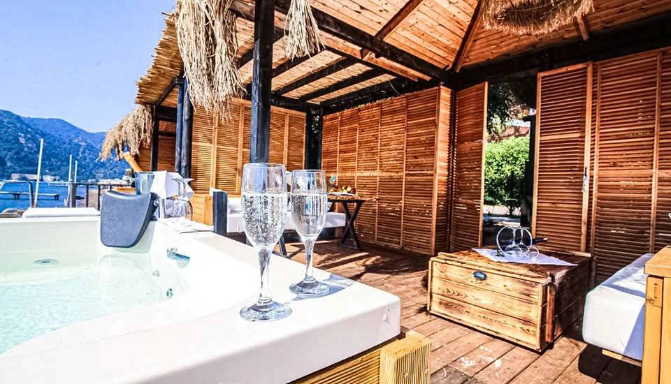 هتل اورکا لوتوس بیچ مارماریس